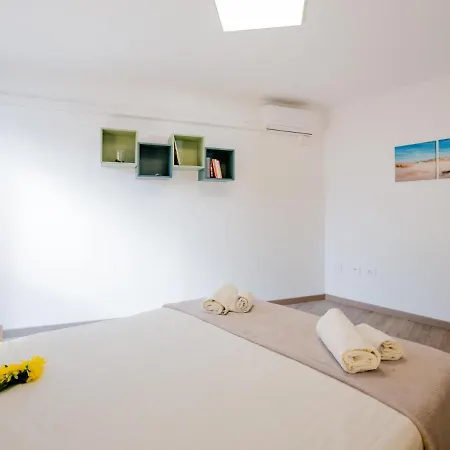 Apartment 1d